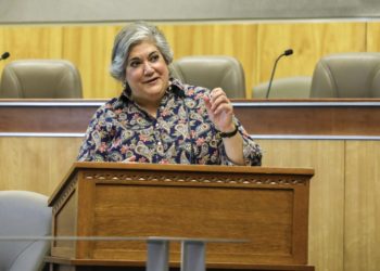 DEB SOFIELD_SEN_9855